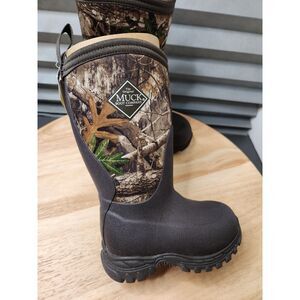 Muck Boot toddler cold weather boot size 8